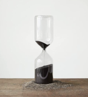 Bed Bath & Beyond Decorative Hourglass with Black Sand, Clear – Exact Size